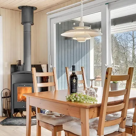 Lovely In Juelsminde With Kitchen Σπίτι διακοπών